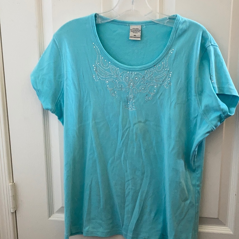 FINAL MARKDOWN Decorative ladies tee xl